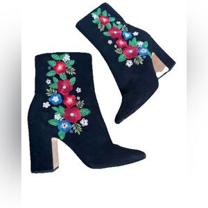 ASOS Embroidered floral Black Ankle Boots size 7